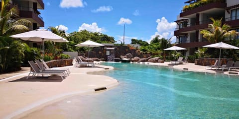 Pool view, Swimming pool