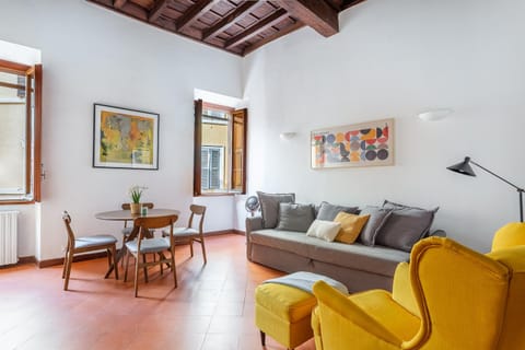 Living room, Seating area, Dining area, Lunch