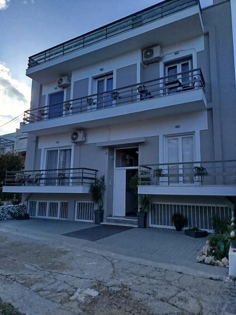 Next to the school Apartment in Argolis, Greece