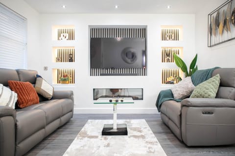 TV and multimedia, Living room, Seating area
