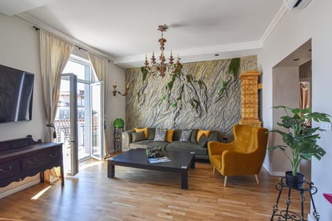 Communal lounge/ TV room, TV and multimedia, Living room, Seating area