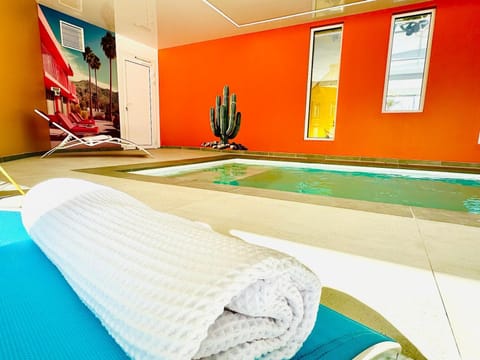 Swimming pool, Swimming pool
