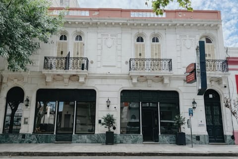 Property building, Facade/entrance, Day