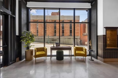 Day, Lobby or reception