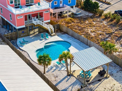Graceful Memory House in West Beach