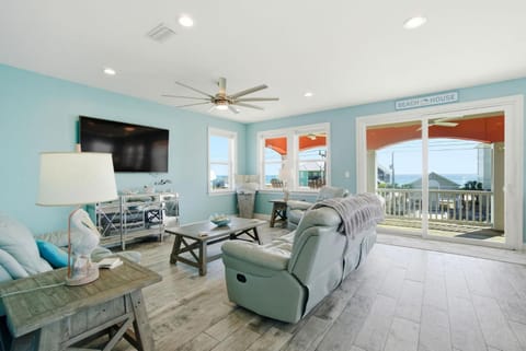 Graceful Palms House in West Beach