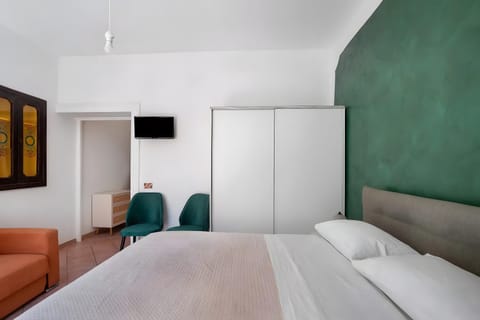 Living room, Bedroom