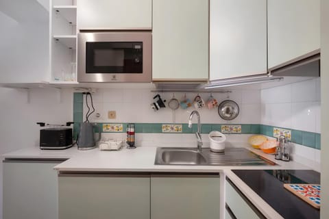 Kitchen or kitchenette, Living room