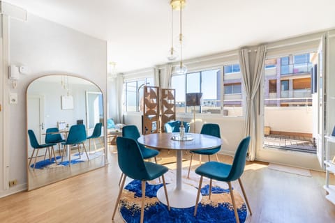 Seating area, Dining area