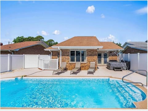 SurfsideBeach Escape~1mi to sand~Bike Friendly House in Surfside Beach