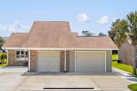 SurfsideBeach Escape~1mi to sand~Bike Friendly House in Surfside Beach