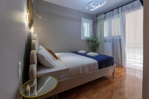 Rhapsody in Blue Alimos Marina Apartment in Alimos