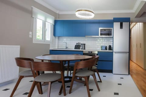 Rhapsody in Blue Alimos Marina Apartment in Alimos