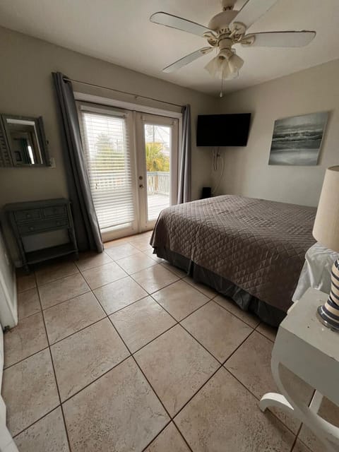 Beach bliss with private pool House in Pensacola Beach