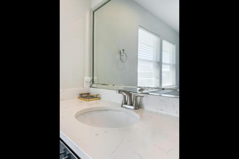 Beach bliss with private pool House in Pensacola Beach