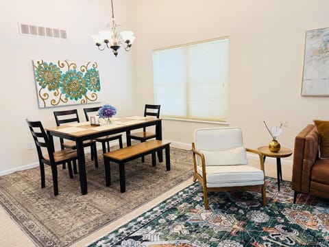 Premier 3BR Retreat - CVNP, Blossom & Boston Hills Villa in Cuyahoga Falls