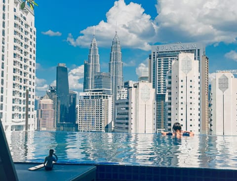 Nearby landmark, Day, Natural landscape, City view, Pool view, River view, Swimming pool, Swimming pool