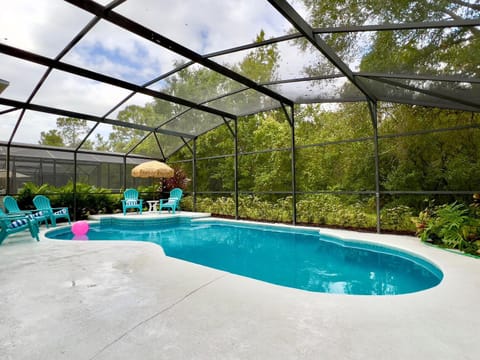 Area and facilities, Swimming pool