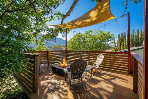 The Return to River - A-Frame Cabin w Mtn Views Cabin in Stevenson