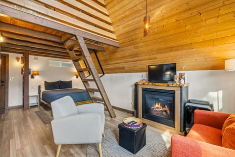 The Return to River - A-Frame Cabin w Mtn Views Cabin in Stevenson