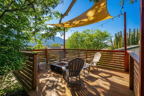 The Return to Evergreen - Cabin w Soaking Tub Cabin in Stevenson