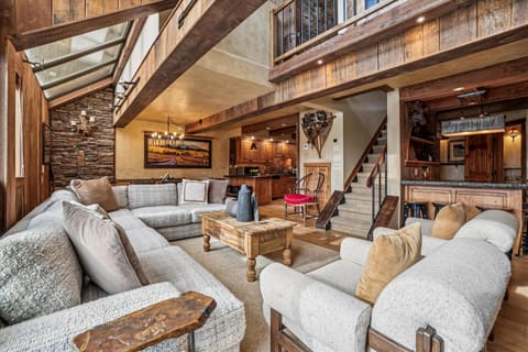 Spacious 6BR penthouse in Breckenridge with ski area views, Beaver Run Peak 9 Penthouse! Apartment in Breckenridge