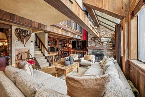 Spacious 6BR penthouse in Breckenridge with ski area views, Beaver Run Peak 9 Penthouse! Apartment in Breckenridge