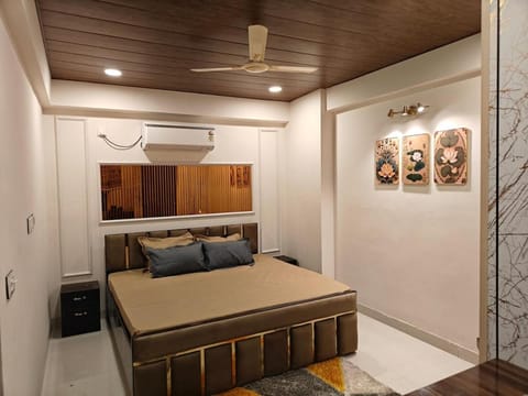 Bed, Photo of the whole room, Bedroom, air conditioner
