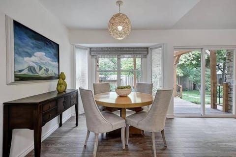 Stylish 3BR Near The Domain - Modern Austin Stay House in Wells Branch