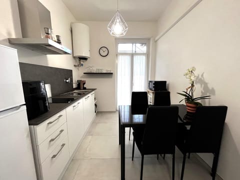 Kitchen or kitchenette, kitchen