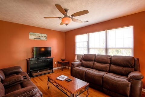 House # 21 Sure Catch Not Pet-friendly House in Weiss Lake