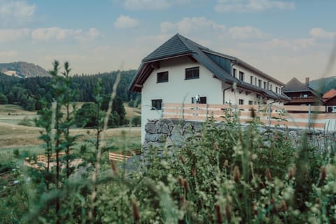 Property building, Day, Natural landscape, Mountain view