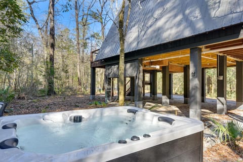 Near Hiking! Angler Oasis with Hot Tub in Florida House in Bay County