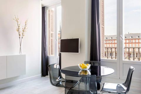 Communal lounge/ TV room, View (from property/room), Balcony/Terrace, Living room, Dining area