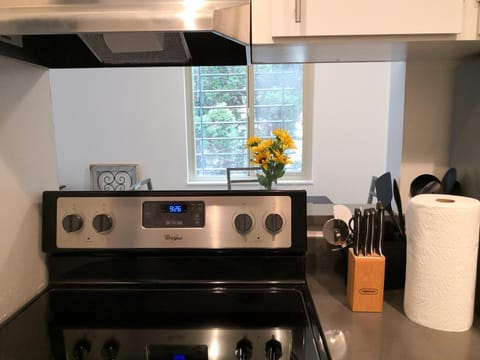 Quaint One Bedroom with FreeParking in Capitol Hill Hotel in Capitol Hill