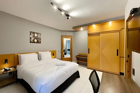 Photo of the whole room, Bedroom