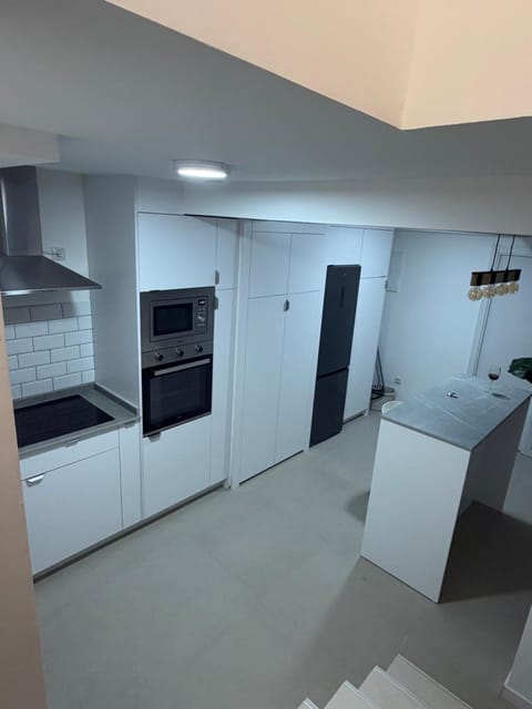 Jupiter 4 dormitorios 300 depósito Apartment in Madrid