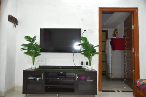 Communal lounge/ TV room, TV and multimedia