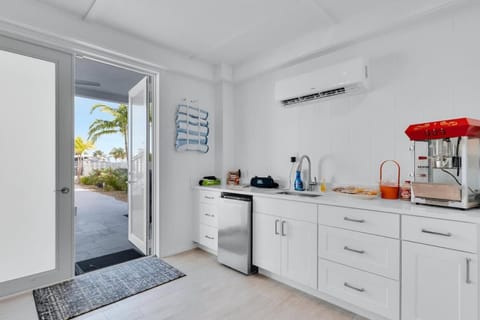 Sea Watch Marina View Luxury Home Marathon House in Marathon