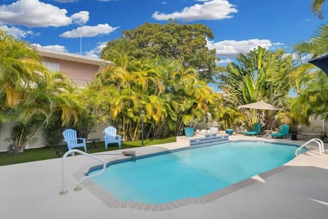 Flamingo House House in Marathon