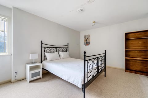 Cozy & Modern Room near Langara & Downtown Bed and Breakfast in Vancouver