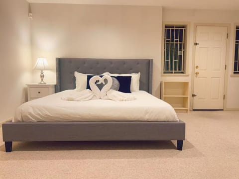 Cozy & Modern Room near Langara & Downtown Bed and Breakfast in Vancouver