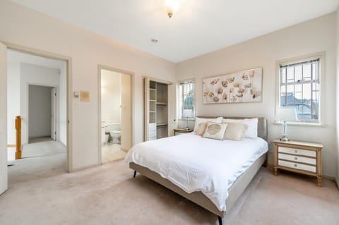 Cozy & Modern Room near Langara & Downtown Bed and Breakfast in Vancouver