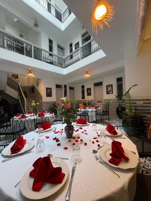 Restaurant/places to eat, Living room, Banquet/Function facilities