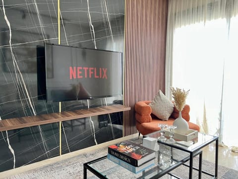 Communal lounge/ TV room, TV and multimedia, Living room, Seating area, Evening entertainment