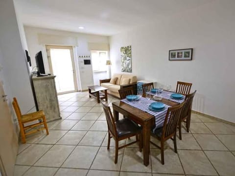 TV and multimedia, Kitchen or kitchenette, Living room, Seating area, Dining area, minibar, pet friendly, air conditioner