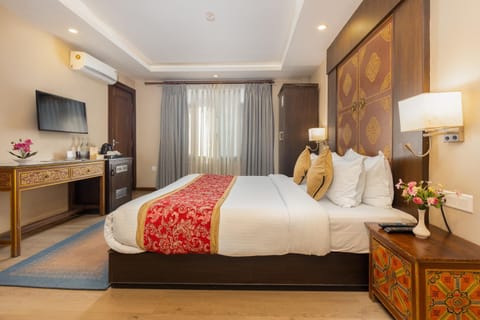 Bed, Photo of the whole room, Bedroom, air conditioner