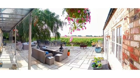 BBQ facilities, Balcony/Terrace