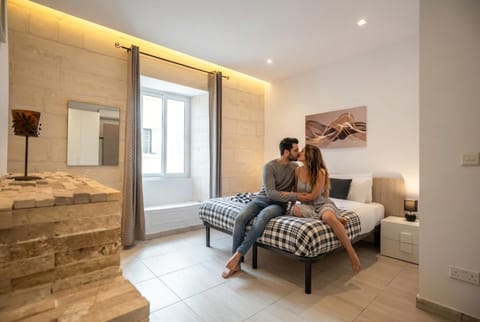 Bed, People, Bedroom, Guests, group of guests, towels