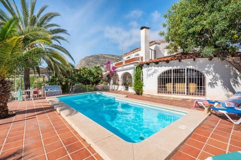 Property building, Facade/entrance, Off site